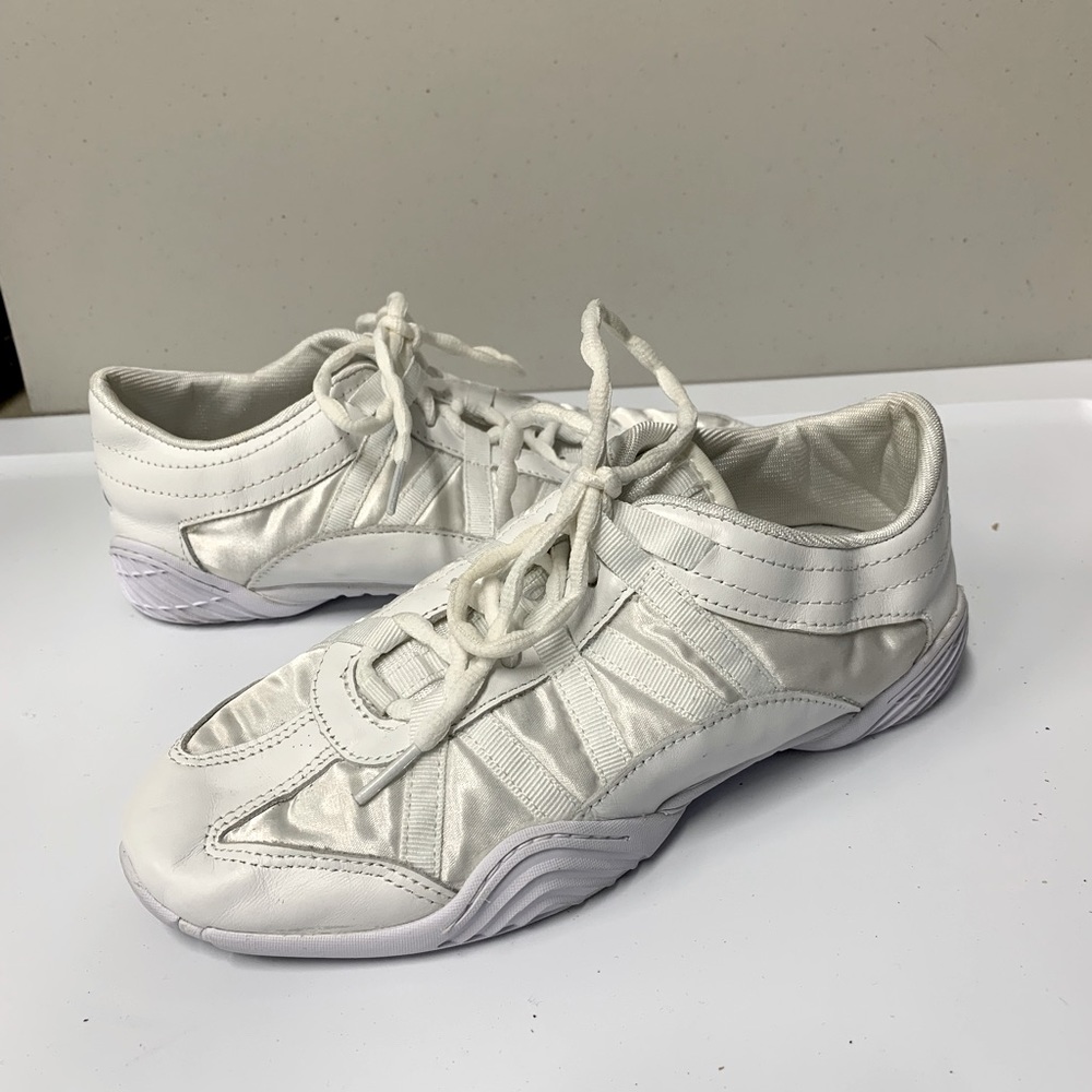 Nfinity Evolution cheer shoes